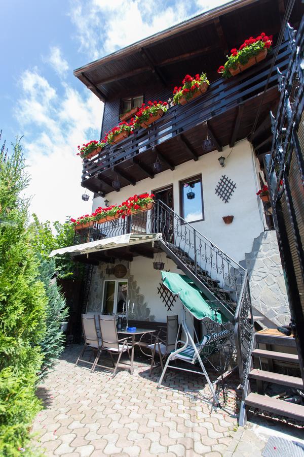 Pension Casa Wenge Sinaia Bagian luar foto