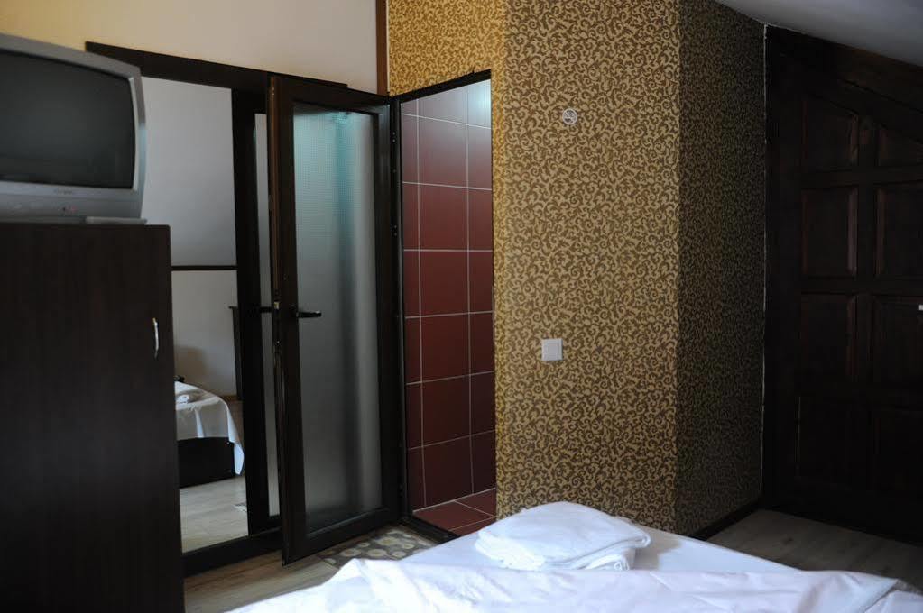 Pension Casa Wenge Sinaia Bagian luar foto